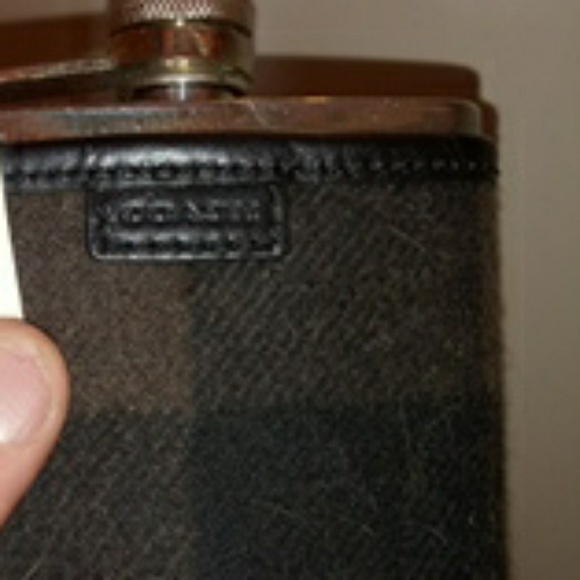Coach flask - Picture 2 of 2